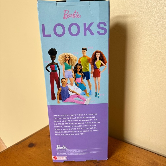 Barbie Looks Wave 3 doll #16 Curvy, blonde wavy hair NRFB 2023 - Picture 6 of 9
